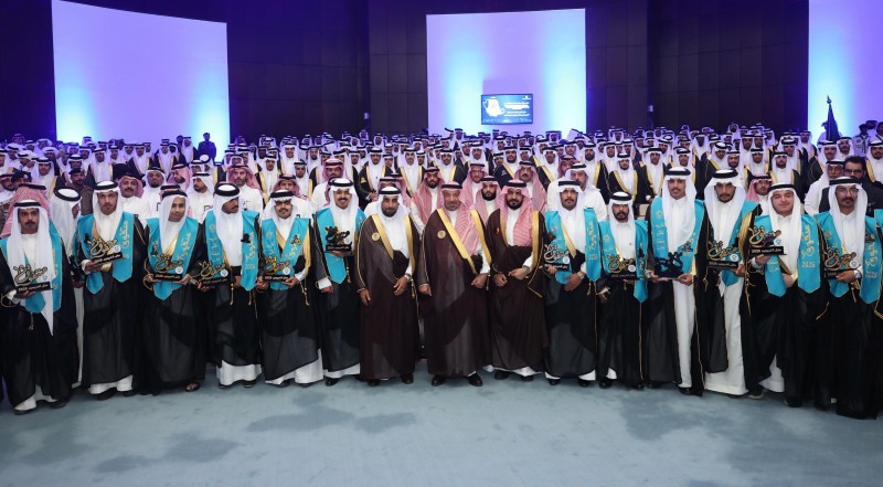 أمير نجران يرعى تخريج أكثر من 4 آلاف متدرب ومتدربة