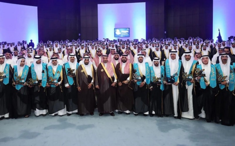 أمير نجران يرعى تخريج أكثر من 4 آلاف متدرب ومتدربة