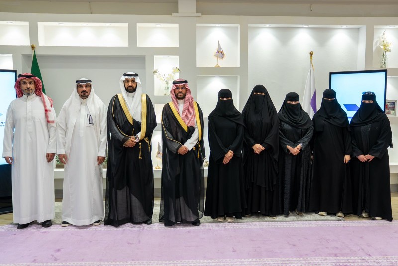 نائب أمير حائل يزور معهد مشار العالي للتدريب النسائي