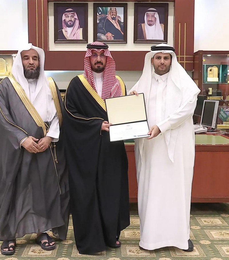 محافظ الخرج يكرّم فائزي مسابقة أمير الرياض لحفظ القرآن الكريم