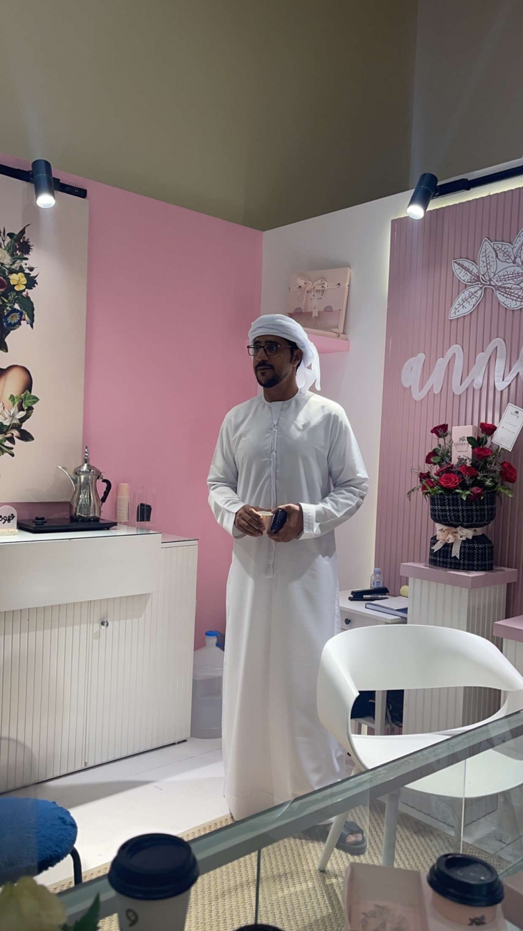 زيارة المصور والمدرب الإماراتي سليمان الشحي إلى عرعر: تعزيز الروابط الثقافية بين الإمارات والمملكة العربية السعودية