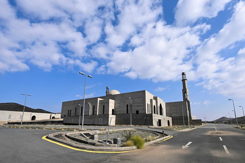 ميقات قرن المنازل بوابة الإحرام للقادمين من نجد والطائف