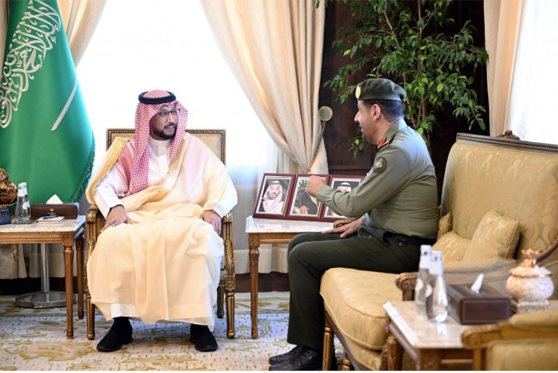 نائب أمير عسير يؤكد على أهمية تطوير خدمات الجوازات بالمنطقة