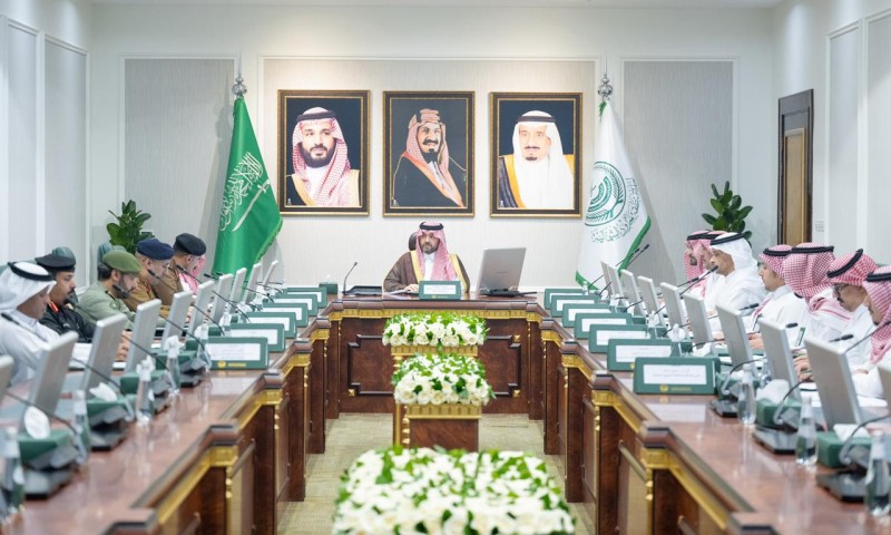 خطط العيد ومنفذ جديدة عرعر على طاولة اجتماع أمير الشمالية