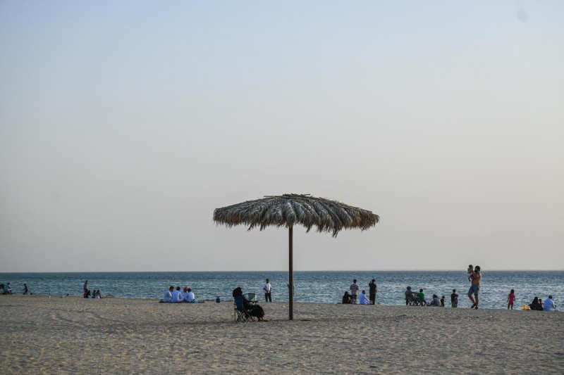 شاطئ المرجان بالظهران وجهة ترفيهية متكاملة تستقطب الزوار