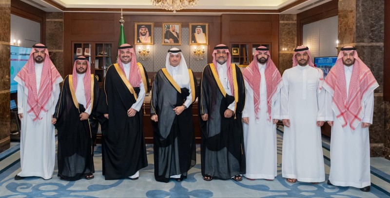 محافظ الأحساء يستقبل نائب رئيس اللجنة الأولمبية ويبحثان تعزيز البرامج الرياضية