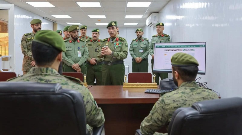 مدير الجوازات يتفقد لجان التنعيم والشميسي لرصد مخالفي نقل الحجاج