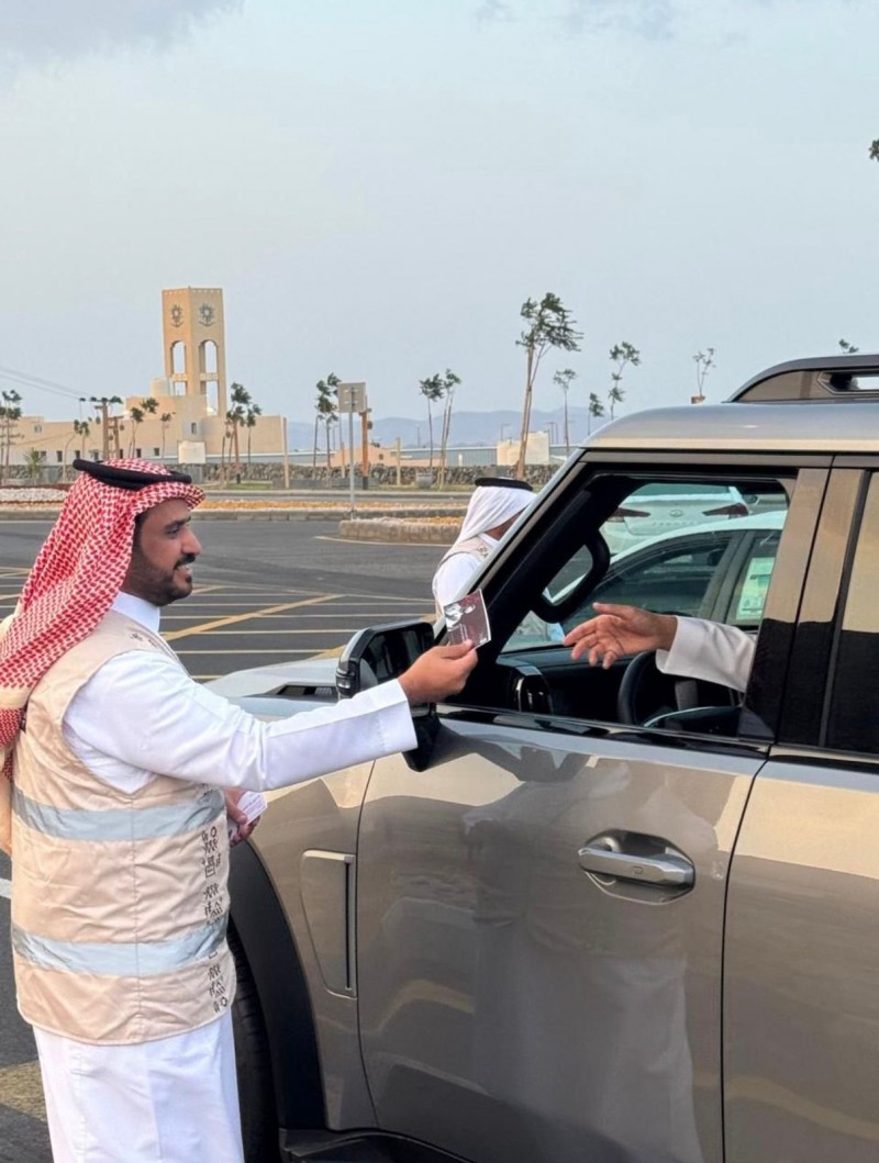 أمانة عسير تُجسّد قيم التطوع بخدمة ضيوف الرحمن أمانة عسير تُجسّد قيم التطوع بخدمة ضيوف الرحمن