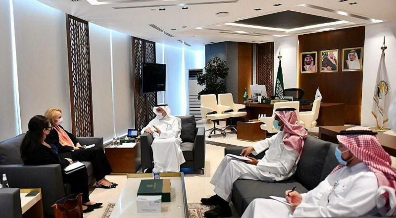 المشرف العام على مركز الملك سلمان للإغاثة يلتقي القائم بالأعمال في السفارة الأمريكية لدى المملكة