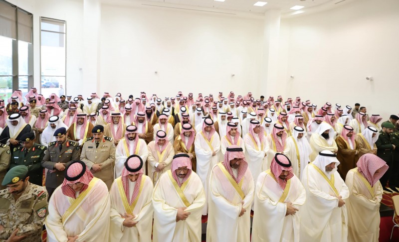 أمير نجران ونائبه يتقدّمان المصلين في عيد الأضحى