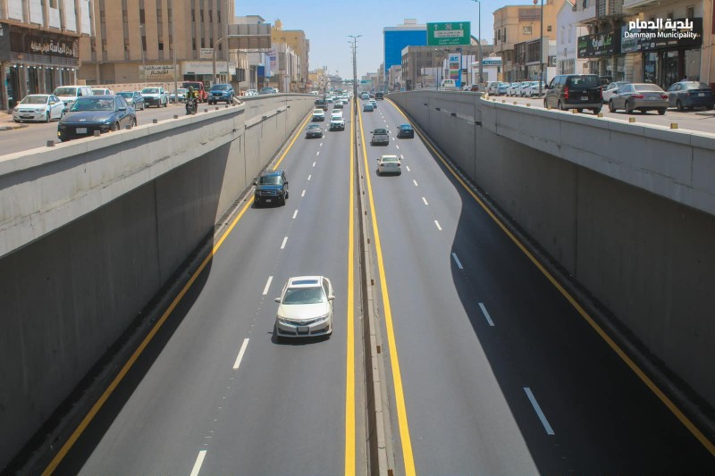 بلدية الدمام تنهي أعمال صيانة نفق طريق الملك فهد