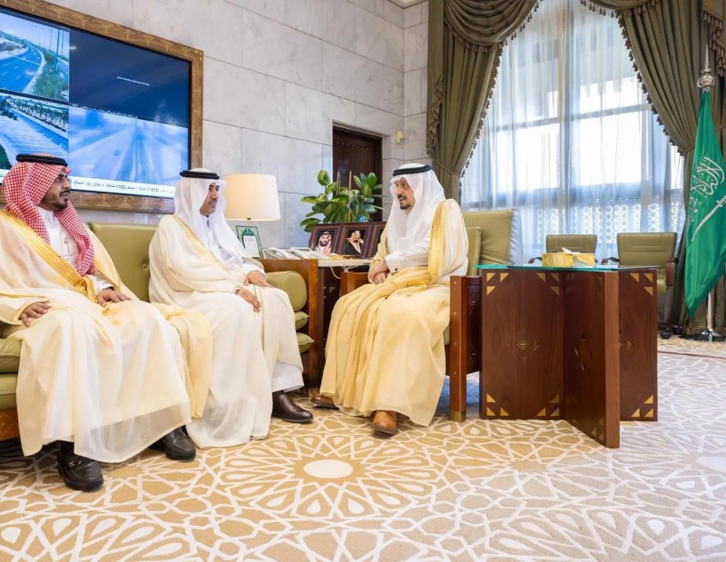 أمير الرياض يشيد بإنجازات مستشفى حريملاء في الاعتمادات الصحية