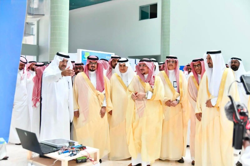 طلاب هندسة الباحة يستعرضون 66 مشروعًا ابتكاريًا لدعم التنمية