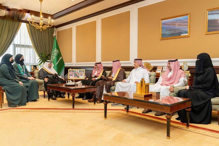 نائب أمير تبوك يستقبل الفائزات في معرض “آيسف 2026” ويشيد بتميزهن العلمي