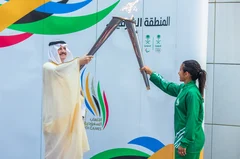 أمير الشرقية يتسلّم شعلة دورة الألعاب السعودية