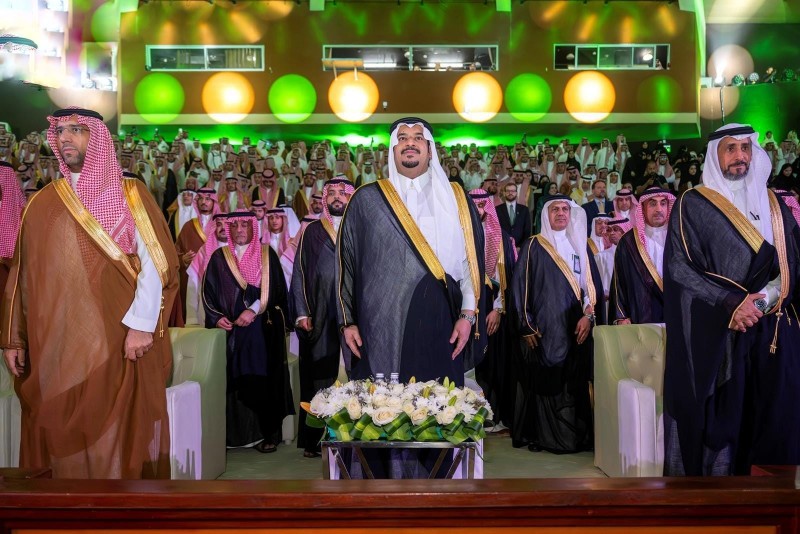 نائب أمير الرياض يرعى تخريج الدفعة الـ51 من طلاب مدارس الرياض نائب أمير الرياض يرعى تخريج الدفعة الـ51 من طلاب مدارس الرياض