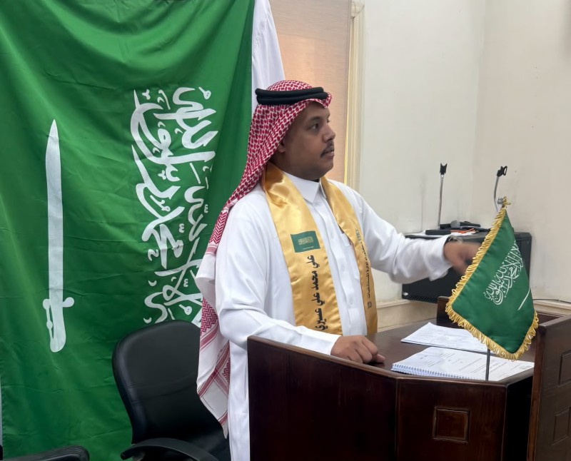 علي محمد عسيري يحقق إنجازًا أكاديميًا بحصوله على الدكتوراه علي محمد عسيري يحقق إنجازًا أكاديميًا بحصوله على الدكتوراه
