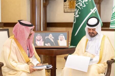 نائب أمير مكة يستقبل أمين الطائف
