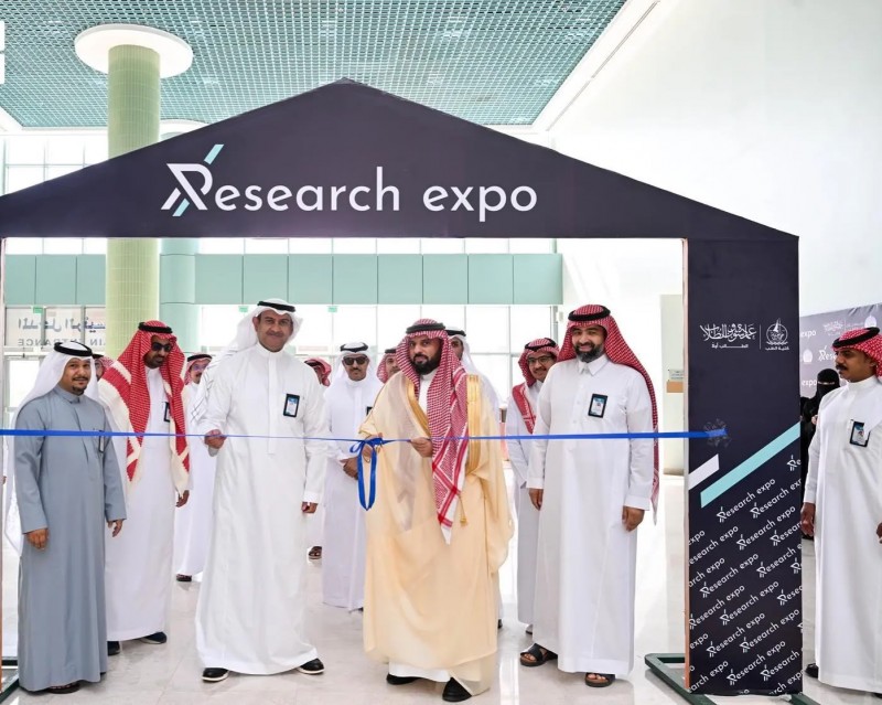يوم البحث العلمي بكلية الطب بجامعة جازان يستعرض الابتكارات ويعزز ثقافة البحث