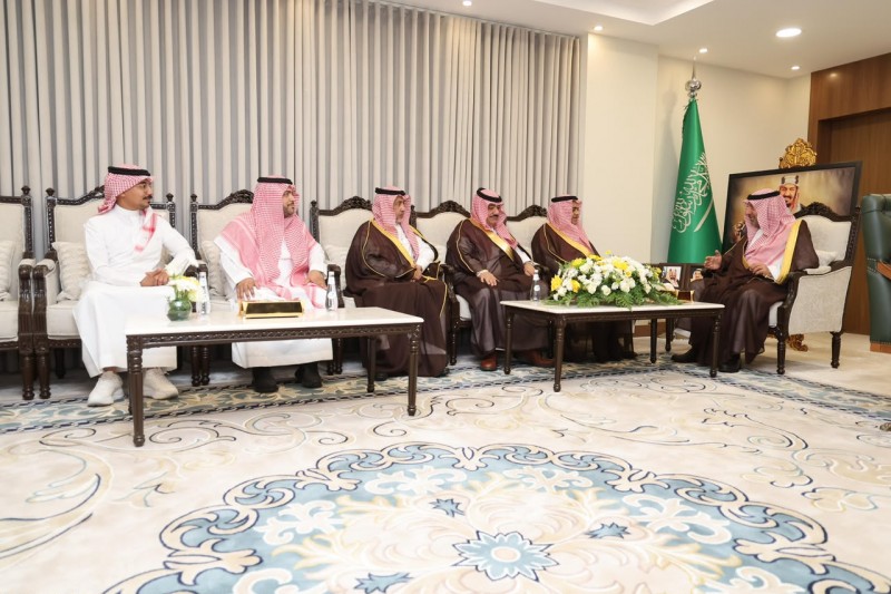 أمير نجران يتسلّم الاعتماد الدولي لمطاري نجران وشرورة أمير نجران يتسلّم الاعتماد الدولي لمطاري نجران وشرورة