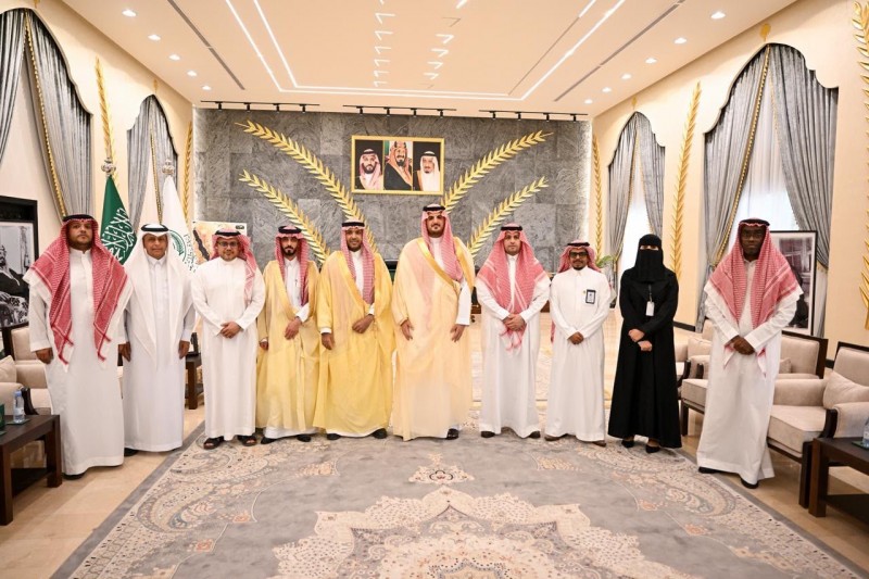 محافظ الطائف يلتقي مدير التدريب التقني والمهني بمنطقة مكة