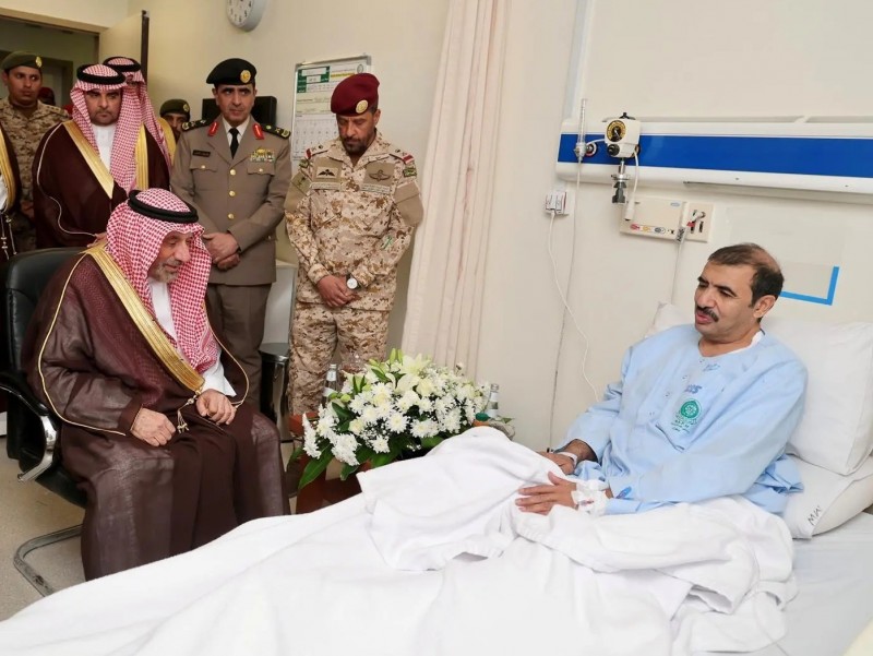 أمير نجران يطمئن على صحة قائد قوة المنطقة