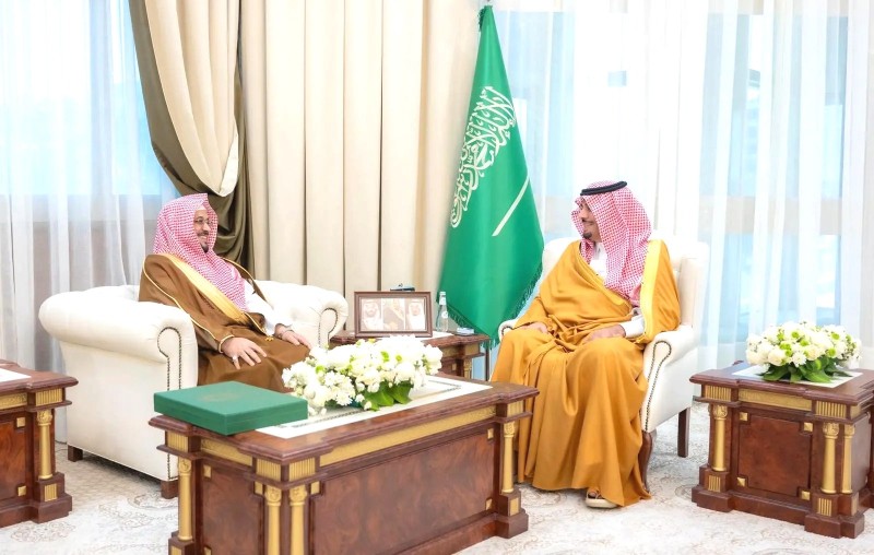 نائب أمير الباحة يستقبل مدير الشؤون الإسلامية بالمنطقة نائب أمير الباحة يستقبل مدير الشؤون الإسلامية بالمنطقة
