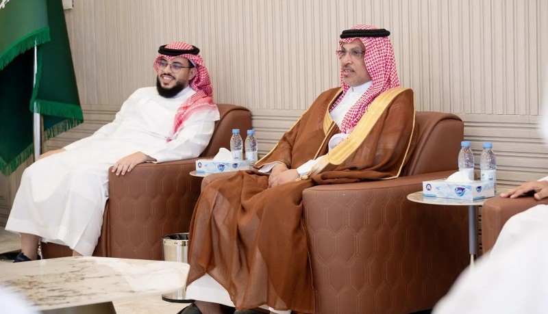 أمين جازان يناقش تعزيز الشراكات مع الجمعيات الأهلية