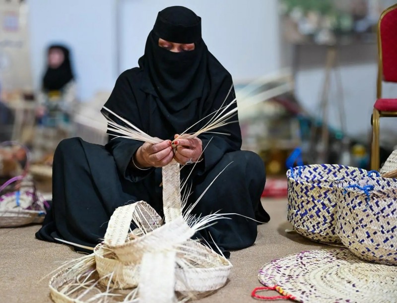 الحرف اليدوية تتألق في خيرات نجران