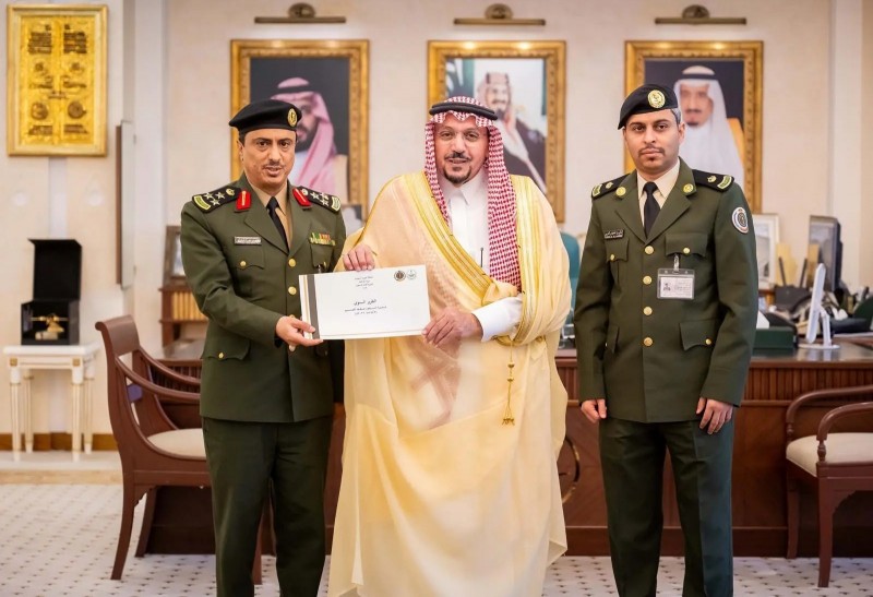 أمير القصيم يطلع على تقرير أعمال السجون وبرامج التأهيل