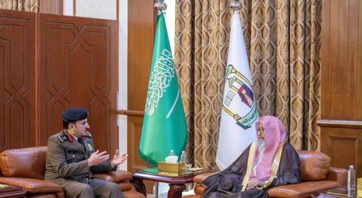المفتي العام يستقبل مدير شرطة الطائف