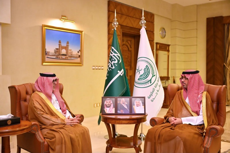 محافظ جدة يستقبل مدير هيئة الصحفيين
