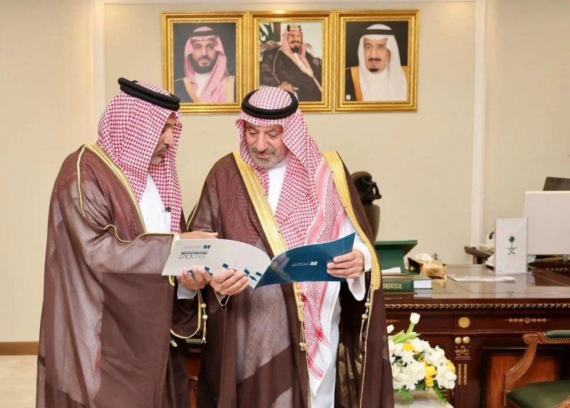 أمير نجران يشيد بجهود فرع التجارة أمير نجران يشيد بجهود فرع التجارة