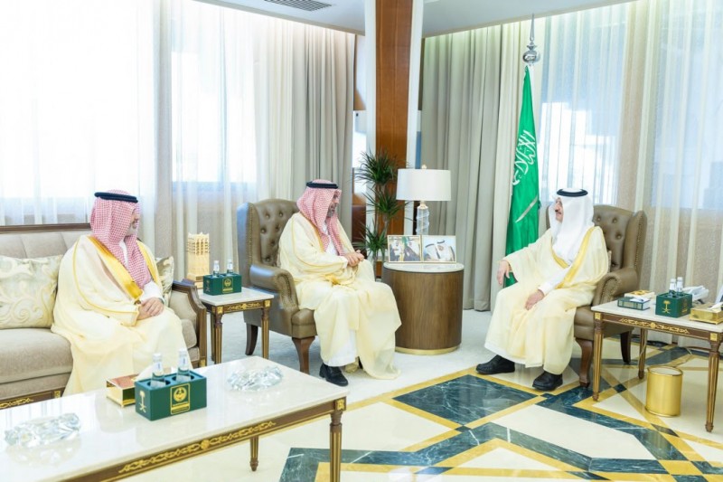 أمير الشرقية يستقبل رئيس مجلس إدارة “سابك” والرئيس التنفيذي للشركة