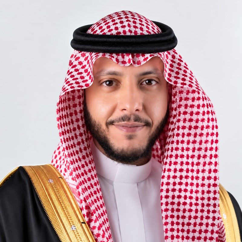 نائب أمير المدينة يبحث جهود فرع الإعلام