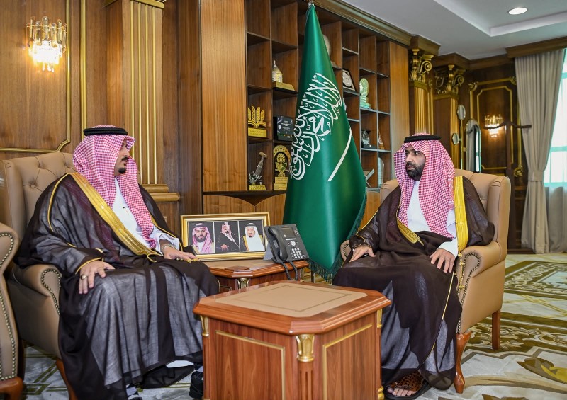 أمير جازان يستقبل مدير المركز الوطني للرقابة على الالتزام البيئي