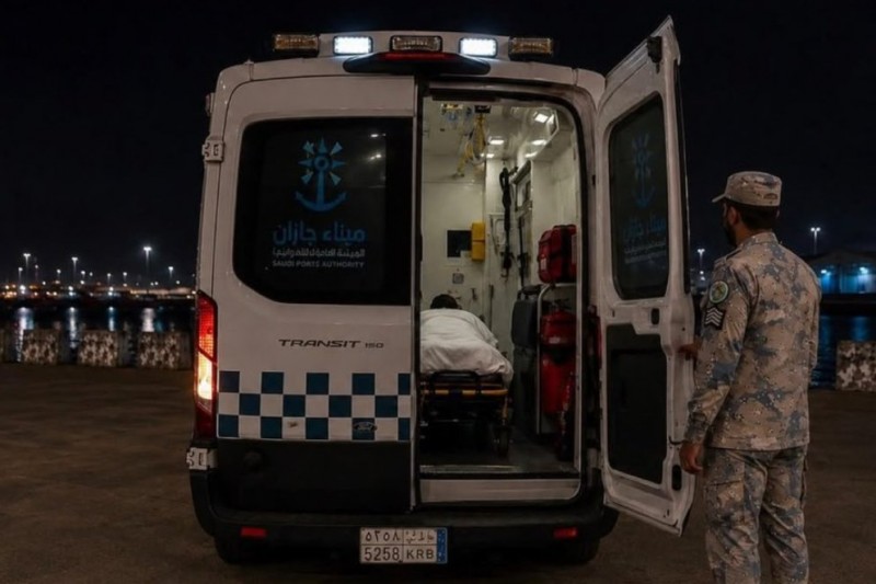 سرعة الاستجابة تنقذ حياة مقيم في عرض البحر بجازان