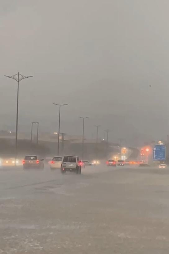 أمطار غزيرة تعم جازان.. وسيول وصواعق رعدية في عدد من المحافظات