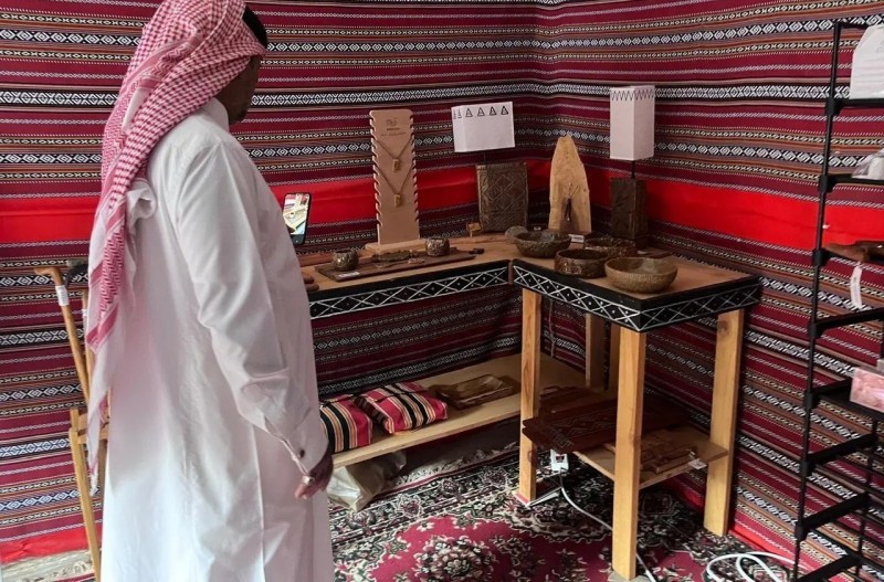 الدار التراثية تحضر في مهرجان رغدان بورش الحرف التقليدية