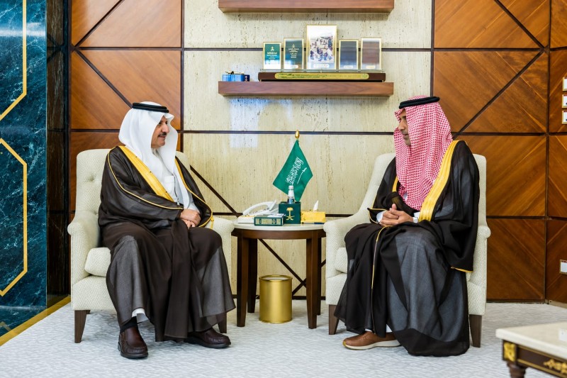 أمير الشرقية يستقبل الرئيس التنفيذي لهيئة تطوير محمية الملك عبدالعزيز الملكية