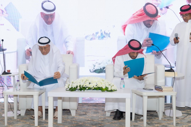 نادي الثقافة والفنون بصبيا يضيء ليلته بأمسية "شجر الضياء"