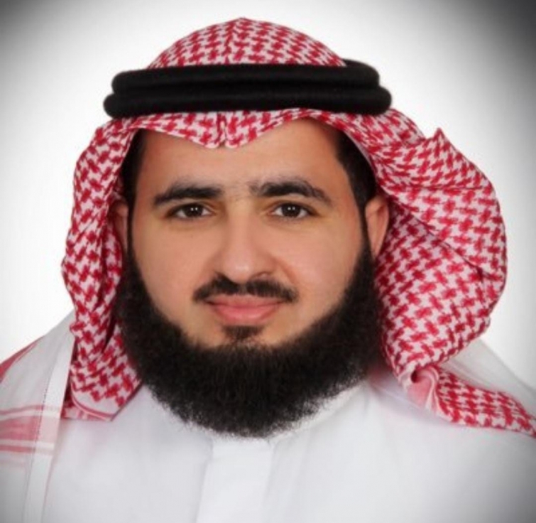 ” عايض ”  يُضئ منزل الدكتور محمد عسيري