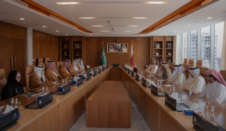 وزير الإعلام يستقبل رئيس المؤسسة القطرية للإعلام