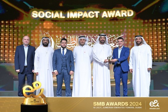 جمعية الإمارات للسرطان تحصد جائزة التأثير الإجتماعي في حفل "إي آند الإمارات"