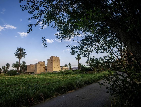 ترميم بيوت الطين بنجران يُسهم في الحفاظ على هويتها التراثية