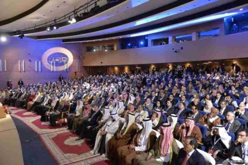 السعودية وفي قرار مفاجئ تقرر نقل القمة العربية من الرياض