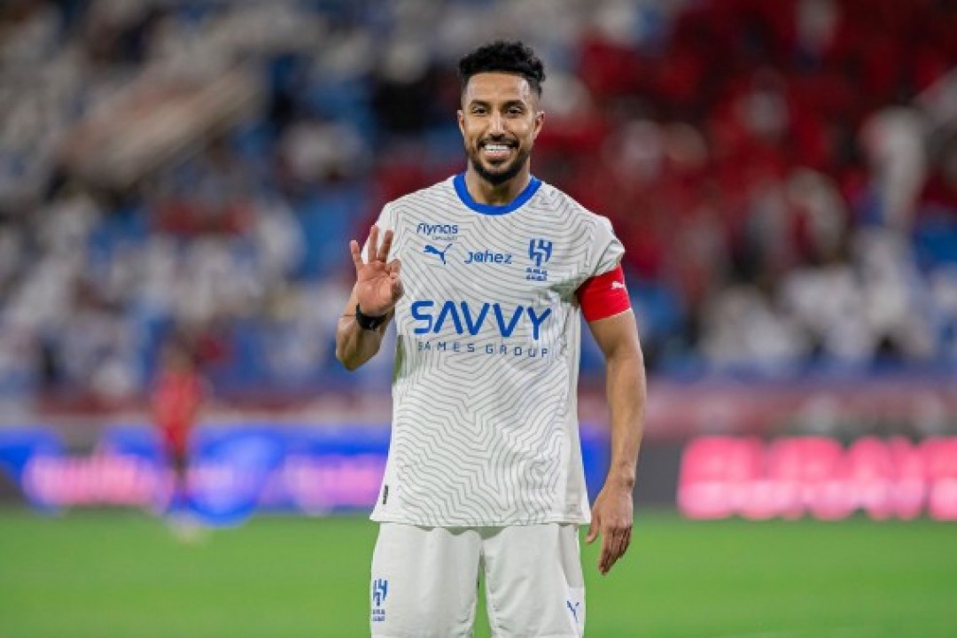 "الهلال يؤكد هبوط الرائد بخماسية في الجولة 30 من دوري روشن"