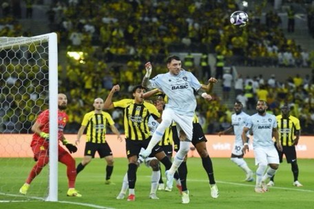 الاتحاد يكسب الفيحاء بثلاثية ويقترب من حسم لقب الدوري