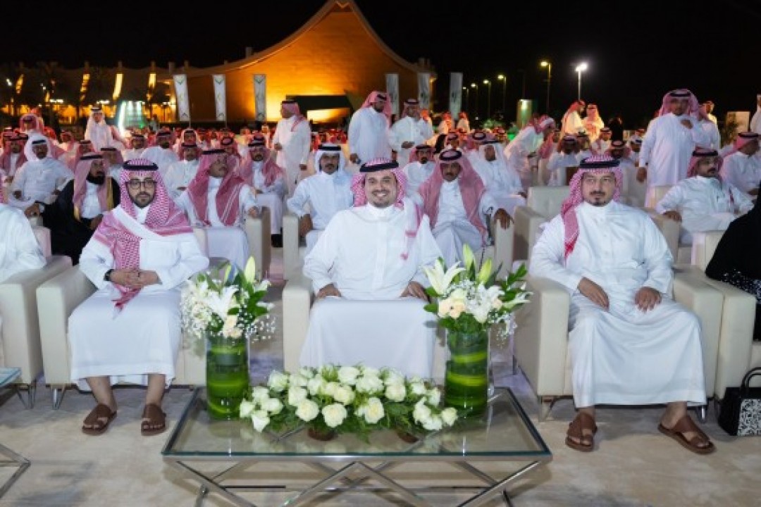 بن جلوي يكرم المميزين في "ذروة سنام 2025"