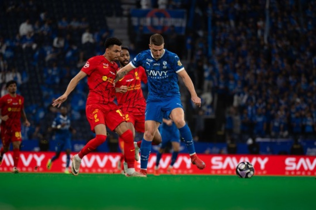 الهلال يكسب القادسية ويخطف مقعد نخبة آسيا